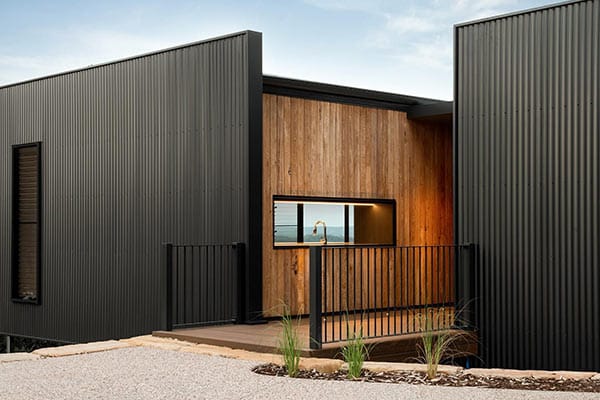 Фасадная (стеновая) реечная панель CM WALL, 219х26мм, Цвет: BLACK WOOD (Черное дерево)